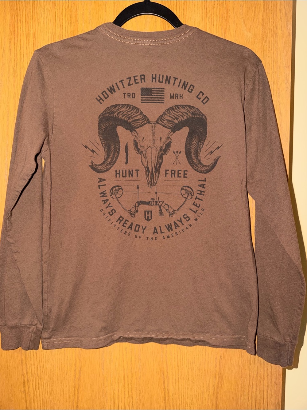 Howitzer Hunting Co Ram Skull Long Sleeve Shirt Youth L Brown